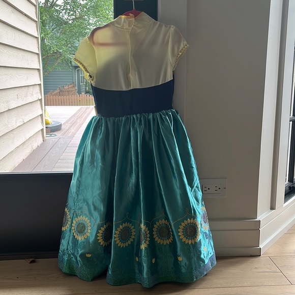 Shop Disney Frozen Anna costume size 5/6 - Picture 3 of 6